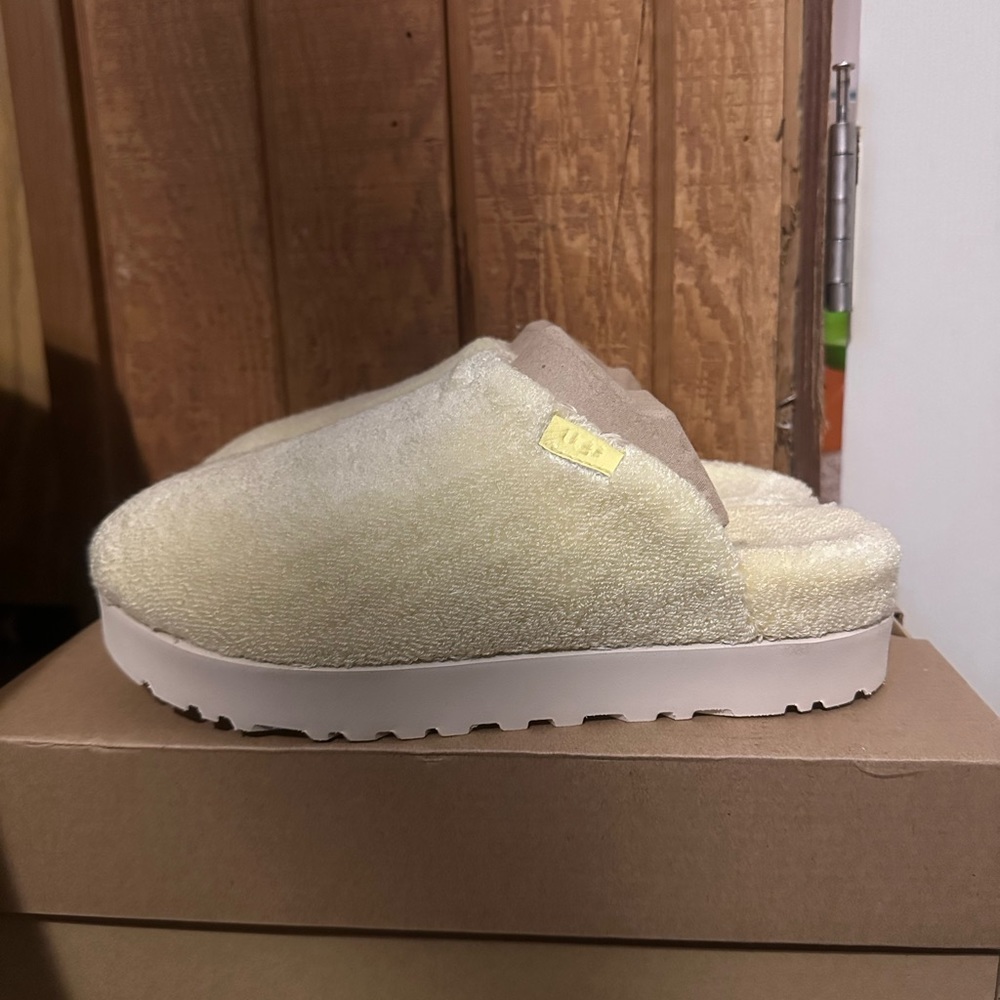 UGG Yellow and Cream Slippers Cozy Comfort